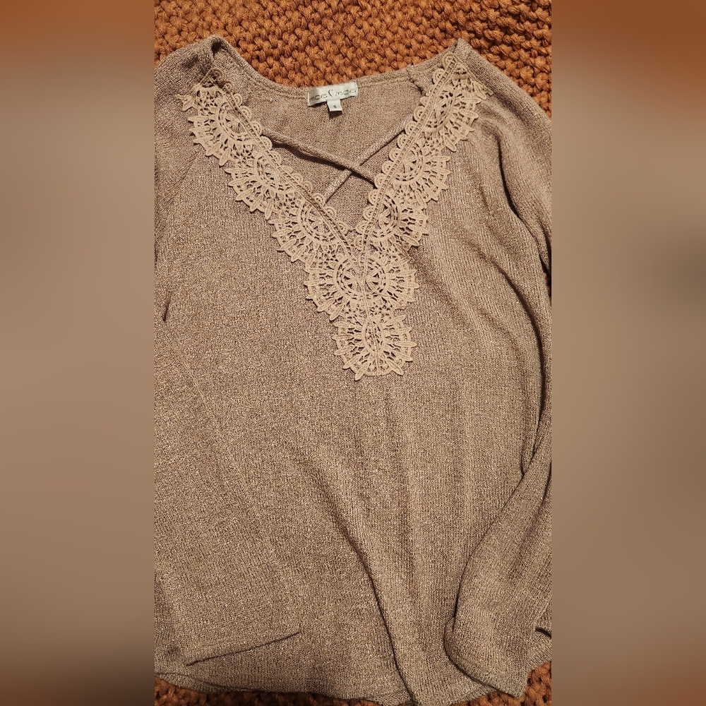 Top - Picture 3 of 3